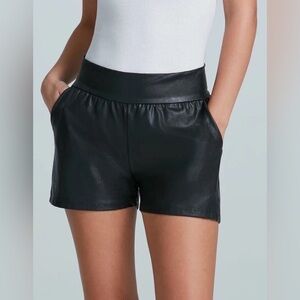 COMMANDO FAUX LEATHER RELAXED SHORTS BLACK SZ L